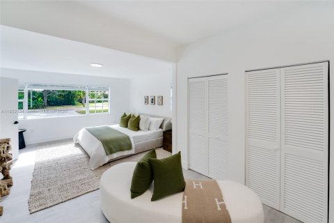 House in Miami Shores, Florida 4 bedrooms, 233 sq.m. № 1976031 - photo 14