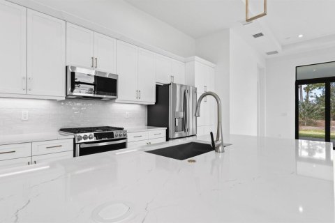 House in Port St. Lucie, Florida 2 bedrooms, 138.8 sq.m. № 2190044 - photo 8