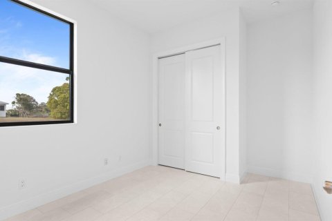 House in Port St. Lucie, Florida 2 bedrooms, 138.8 sq.m. № 2190044 - photo 17