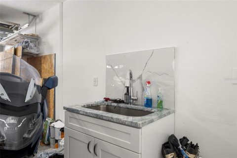 Casa en venta en Odessa, Florida, 5 dormitorios, 285.21 m2 № 1835362 - foto 28