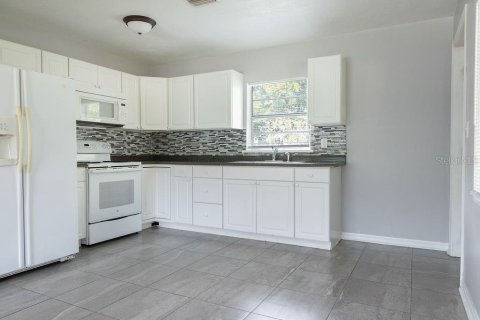 Villa ou maison à louer à DeLand, Floride: 2 chambres, 74.32 m2 № 2094661 - photo 6
