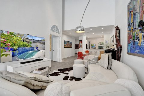 House in Pompano Beach, Florida 3 bedrooms, 243.13 sq.m. № 2075312 - photo 23