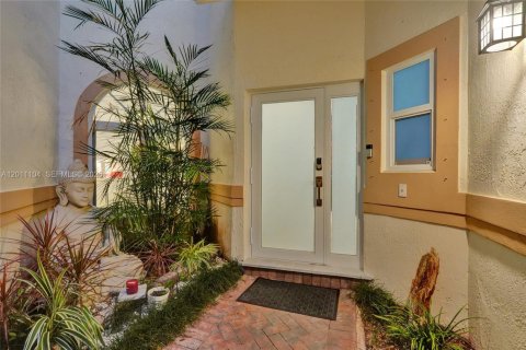 House in Pompano Beach, Florida 3 bedrooms, 243.13 sq.m. № 2075312 - photo 5