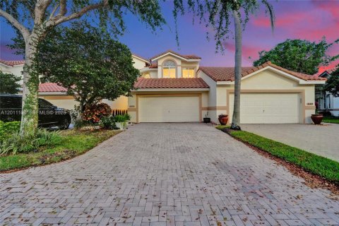 House in Pompano Beach, Florida 3 bedrooms, 243.13 sq.m. № 2075312 - photo 3