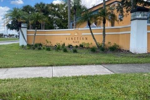 Condominio en alquiler en Orlando, Florida, 2 dormitorios, 97.92 m2 № 1919640 - foto 1