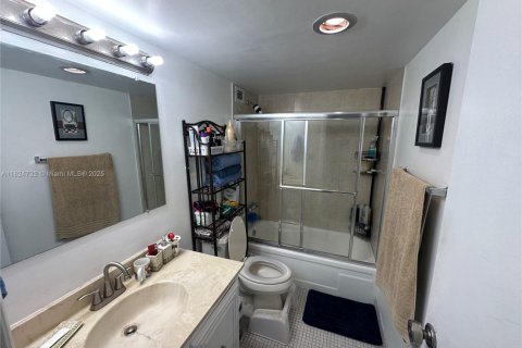 Condominio en venta en Lauderhill, Florida, 2 dormitorios, 98.48 m2 № 1792571 - foto 9