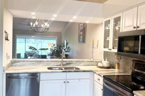 Villa ou maison à louer à Sarasota, Floride: 2 chambres, 128.21 m2 № 2425821 - photo 5