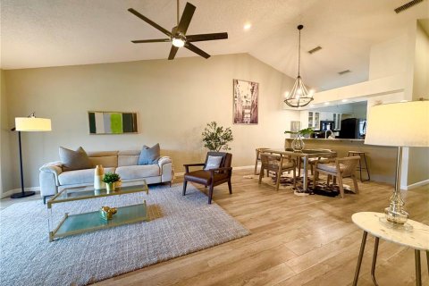 Villa ou maison à louer à Sarasota, Floride: 2 chambres, 128.21 m2 № 2425821 - photo 9