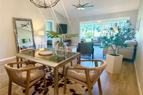Villa ou maison à louer à Sarasota, Floride: 2 chambres, 128.21 m2 № 2425821 - photo 8