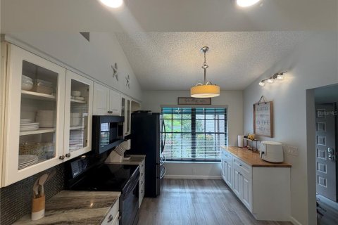Villa ou maison à louer à Sarasota, Floride: 2 chambres, 128.21 m2 № 2425821 - photo 7