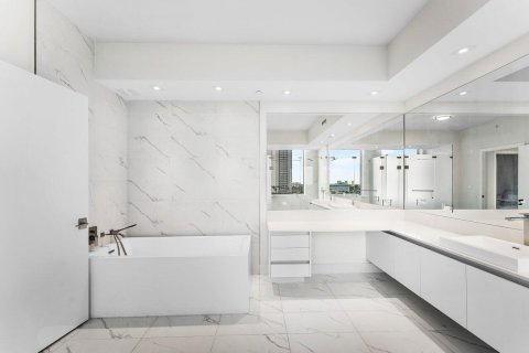 Condominio en venta en Riviera Beach, Florida, 2 dormitorios, 234.58 m2 № 2145969 - foto 18