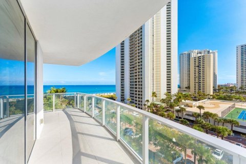 Condominio en venta en Riviera Beach, Florida, 2 dormitorios, 234.58 m2 № 2145969 - foto 12