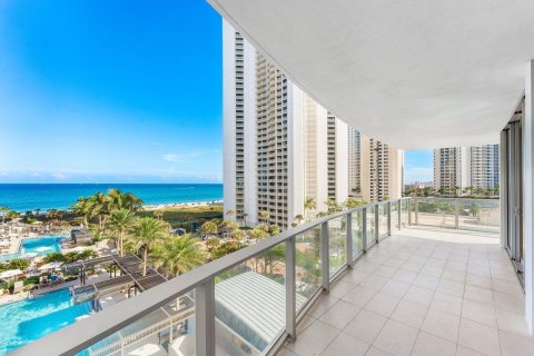 Condominio en venta en Riviera Beach, Florida, 2 dormitorios, 234.58 m2 № 2145969 - foto 10
