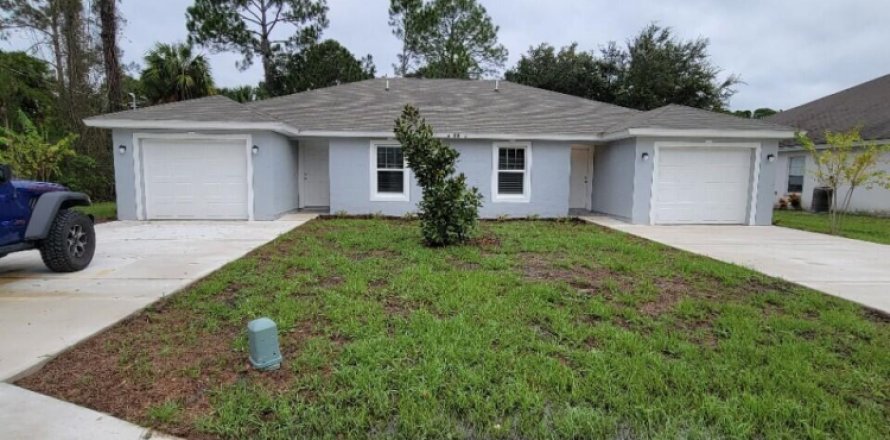 Propiedad comercial en Palm Coast, Florida 4 dormitorios, 181.53 m2 № 770565