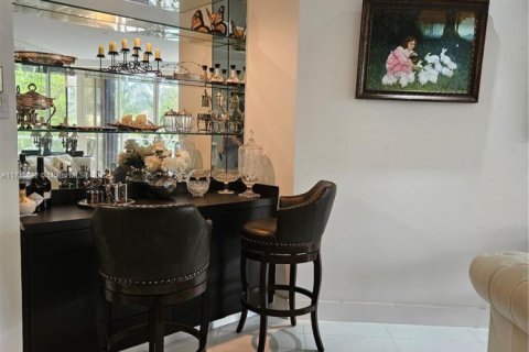 Condominio en venta en Aventura, Florida, 1 dormitorio, 115.01 m2 № 1730073 - foto 2
