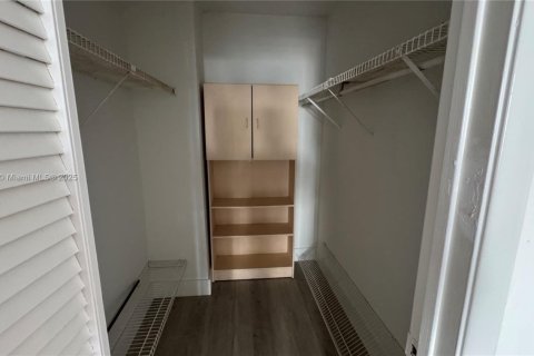 Copropriété à louer à Miami, Floride: 1 chambre, 75.53 m2 № 1947278 - photo 12
