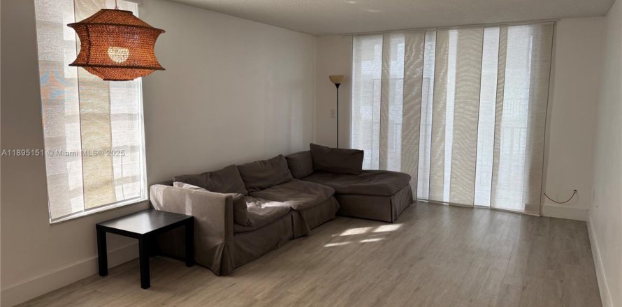 Condo à Miami, Floride, 1 chambre  № 1947278