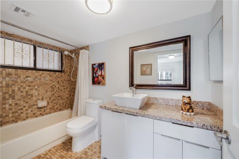 Condominio en venta en Miami, Florida, 2 dormitorios, 91.51 m2 № 2076974 - foto 24