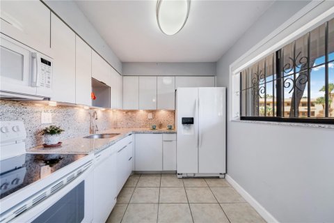 Condominio en venta en Miami, Florida, 2 dormitorios, 91.51 m2 № 2076974 - foto 6