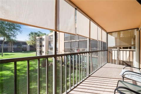 Condominio en venta en Miami, Florida, 2 dormitorios, 91.51 m2 № 2076974 - foto 14