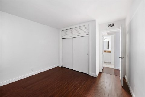 Condominio en venta en Fort Lauderdale, Florida, 2 dormitorios, 83.89 m2 № 2298026 - foto 19