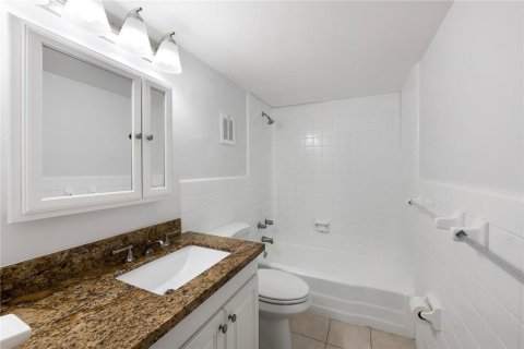 Condominio en venta en Fort Lauderdale, Florida, 2 dormitorios, 83.89 m2 № 2298026 - foto 15
