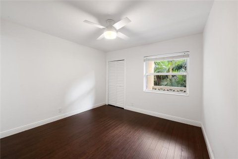 Condominio en venta en Fort Lauderdale, Florida, 2 dormitorios, 83.89 m2 № 2298026 - foto 16