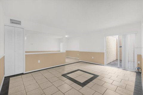 Adosado en alquiler en Orlando, Florida, 2 dormitorios, 77.95 m2 № 1904527 - foto 5