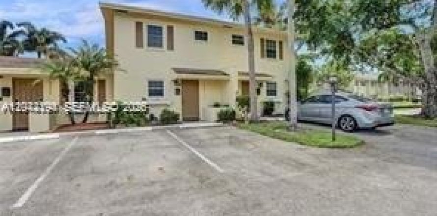 Adosado en Fort Lauderdale, Florida 3 dormitorios, 130.06 m2 № 2173317