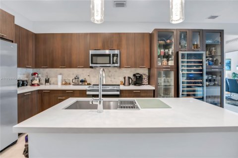 Condo in Doral, Florida, 3 bedrooms  № 1684245 - photo 26
