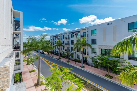 Condo in Doral, Florida, 3 bedrooms  № 1684245 - photo 29
