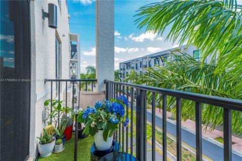 Condo in Doral, Florida, 3 bedrooms  № 1684245 - photo 22