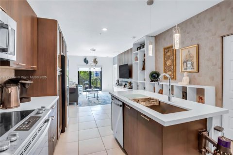 Condo in Doral, Florida, 3 bedrooms  № 1684245 - photo 9