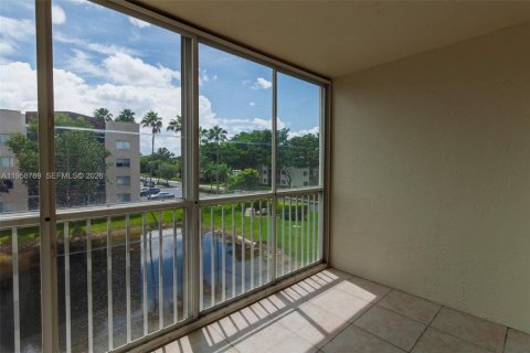 Condominio en venta en Tamarac, Florida, 2 dormitorios, 112.88 m2 № 2025004 - foto 9