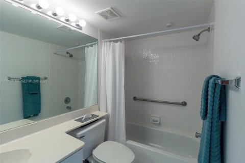 Condominio en venta en Tamarac, Florida, 2 dormitorios, 112.88 m2 № 2025004 - foto 26