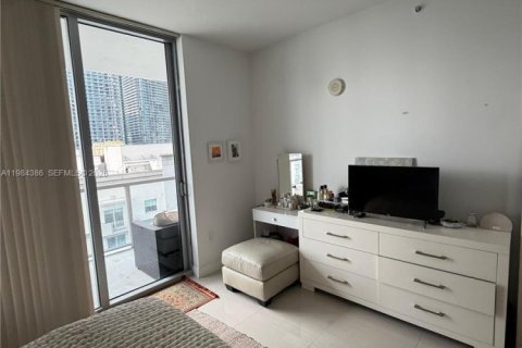 Condo in Miami, Florida, 1 bedroom № 2045701 - photo 9