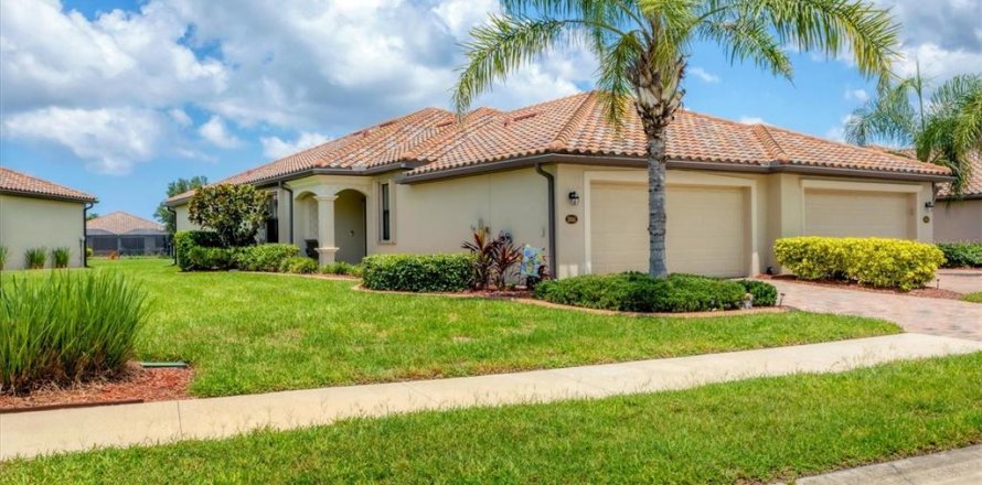 House in Venice, Florida 2 bedrooms, 146.04 sq.m. № 1856408