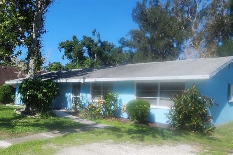 House in Sarasota, Florida 3 bedrooms, 133.59 sq.m. № 1803477 - photo 1