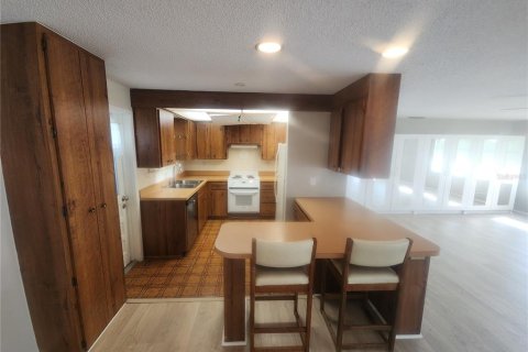 House in Sarasota, Florida 3 bedrooms, 133.59 sq.m. № 1803477 - photo 10