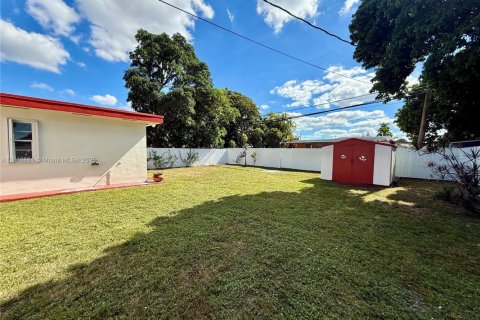 Villa ou maison à vendre à Hialeah, Floride: 4 chambres, 188.03 m2 № 1973810 - photo 28