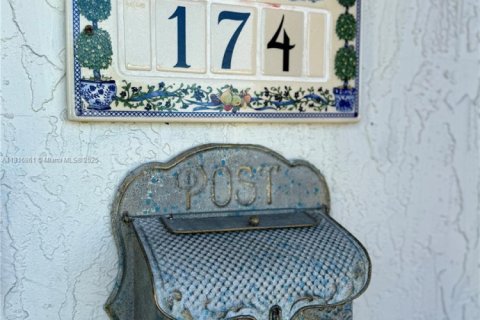 Villa ou maison à vendre à Hialeah, Floride: 4 chambres, 188.03 m2 № 1973810 - photo 7