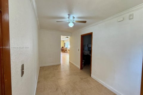 Villa ou maison à vendre à Hialeah, Floride: 4 chambres, 188.03 m2 № 1973810 - photo 17