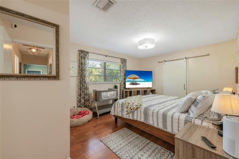 House in Dania Beach, Florida 3 bedrooms, 125.23 sq.m. № 1967695 - photo 9