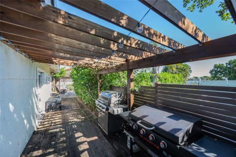 House in Dania Beach, Florida 3 bedrooms, 125.23 sq.m. № 1967695 - photo 26