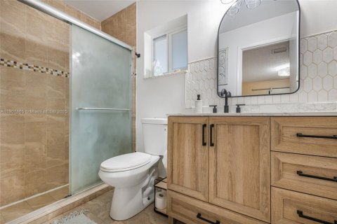 House in Dania Beach, Florida 3 bedrooms, 125.23 sq.m. № 1967695 - photo 13