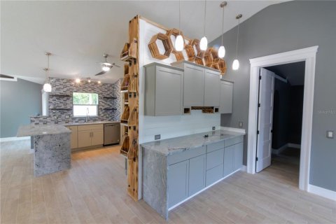 Villa ou maison à vendre à Spring Hill, Floride: 4 chambres, 195.84 m2 № 1750313 - photo 5