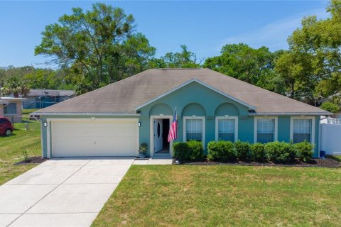Villa ou maison à vendre à Spring Hill, Floride: 4 chambres, 195.84 m2 № 1750313 - photo 1