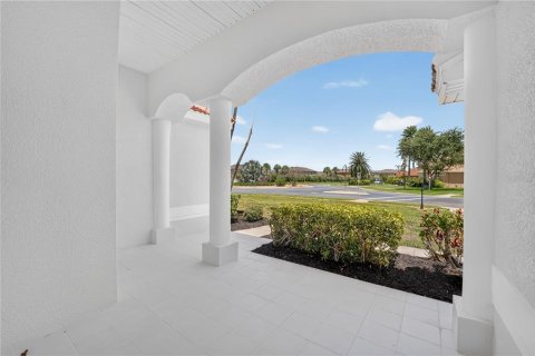 House in Melbourne, Florida 3 bedrooms, 240.43 sq.m. № 2225521 - photo 3