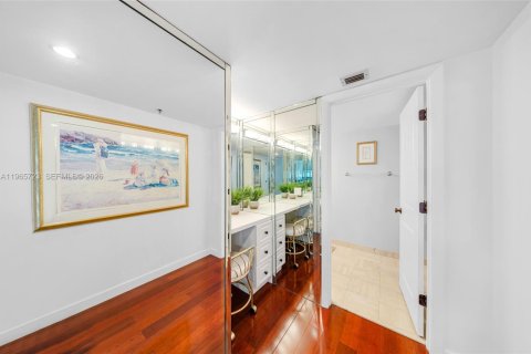 Снять в аренду кондоминиум в Холливуд, Флорида 2 спальни, 145.86м2, № 2027367 - фото 21