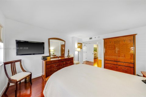 Снять в аренду кондоминиум в Холливуд, Флорида 2 спальни, 145.86м2, № 2027367 - фото 19